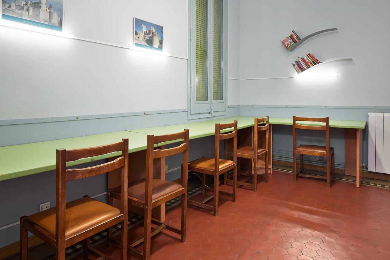 B&B Estudiantes Balmes Barcelona Bagian luar foto